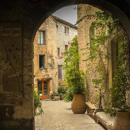 Auberge De Tourrettes Exterior foto